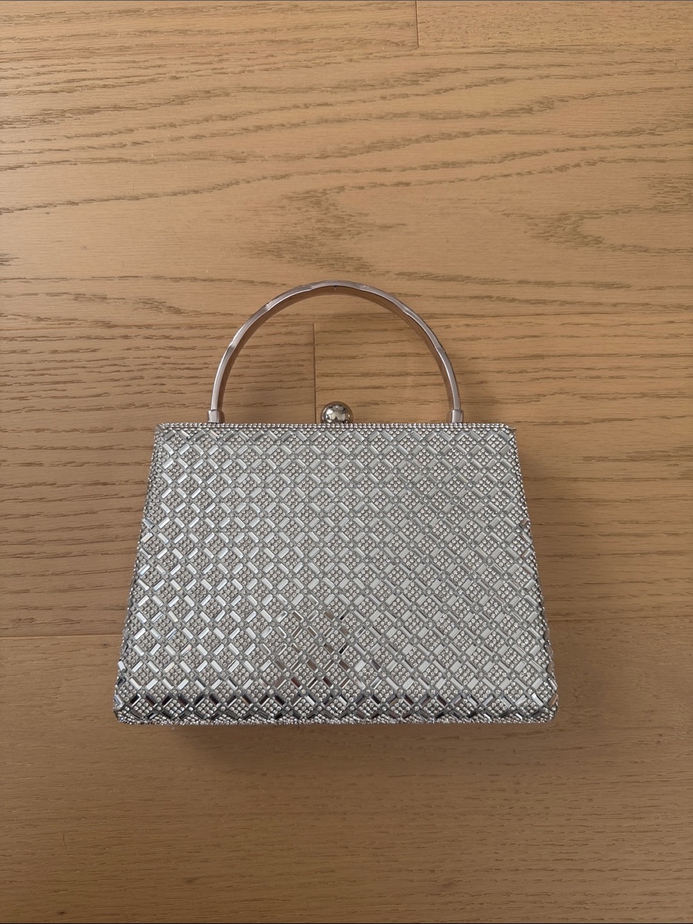 Laura silver purse